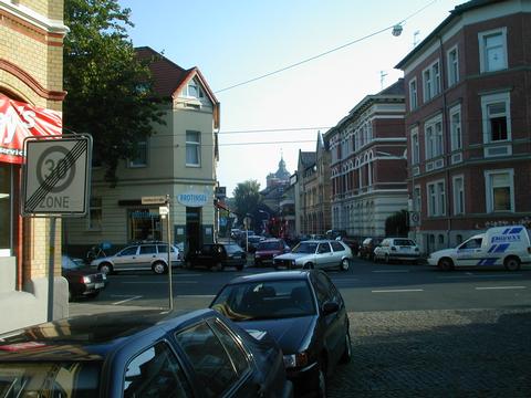 Kreuzung: Leonhardstra�e-Bertramstra�e